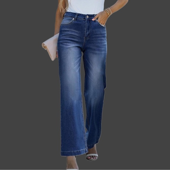 NWT Women’s Dark Wash Stretchy Classic Straight Wide Leg Jeans Size S - Picture 3 of 6